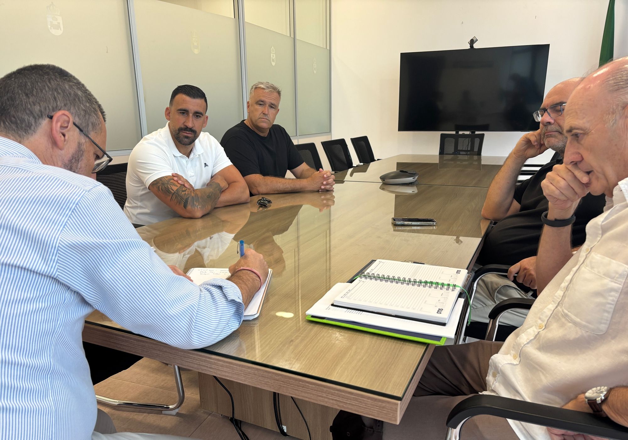 Coordinadora TPA traslada al alcalde de La Línea la inquietud de los más de 40 trabajadores de agencias de aduanas…